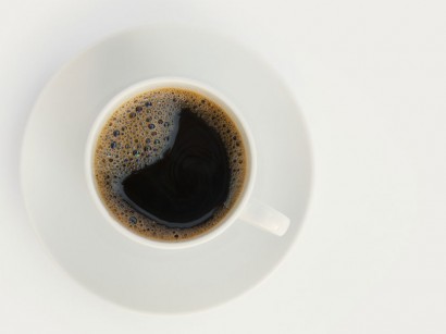 Kaffee verfärbt Zähne